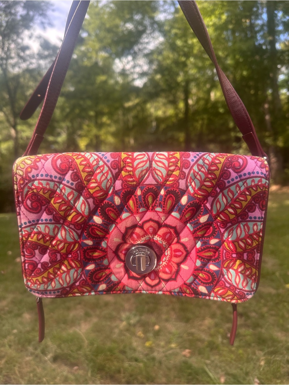 Vera Bradley Resort Medallion Turlock Crossbody Bag 2015 Retired Mint Mirror